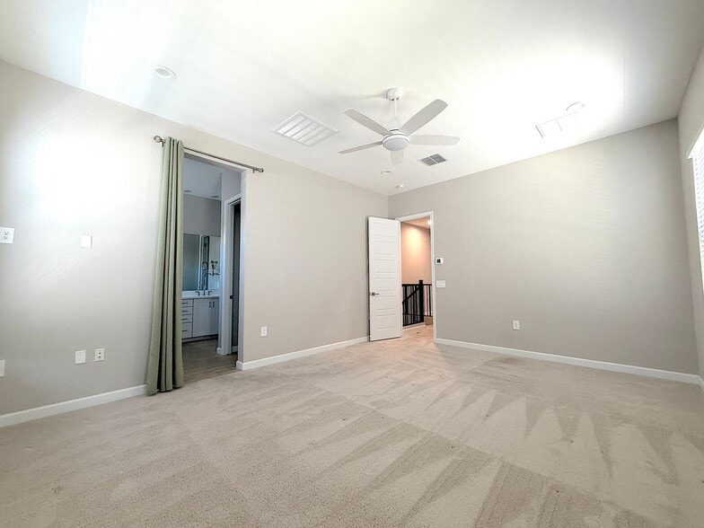 Building Photo - 5059 E Gallop Wy