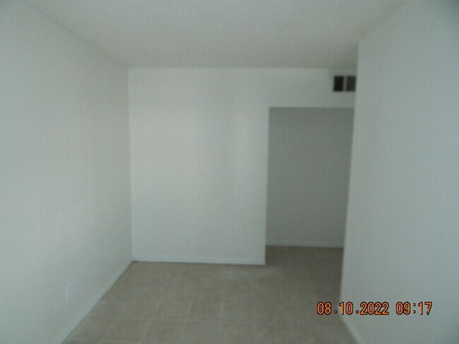 Building Photo - 2185 Exeter Dr