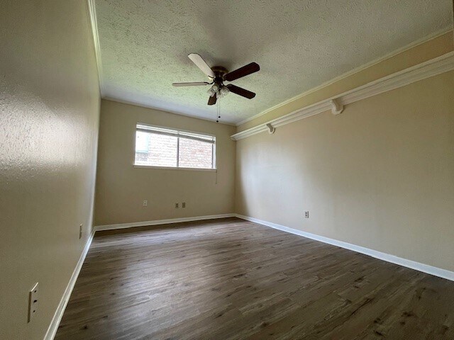 Building Photo - 2726 Mesquite Dr