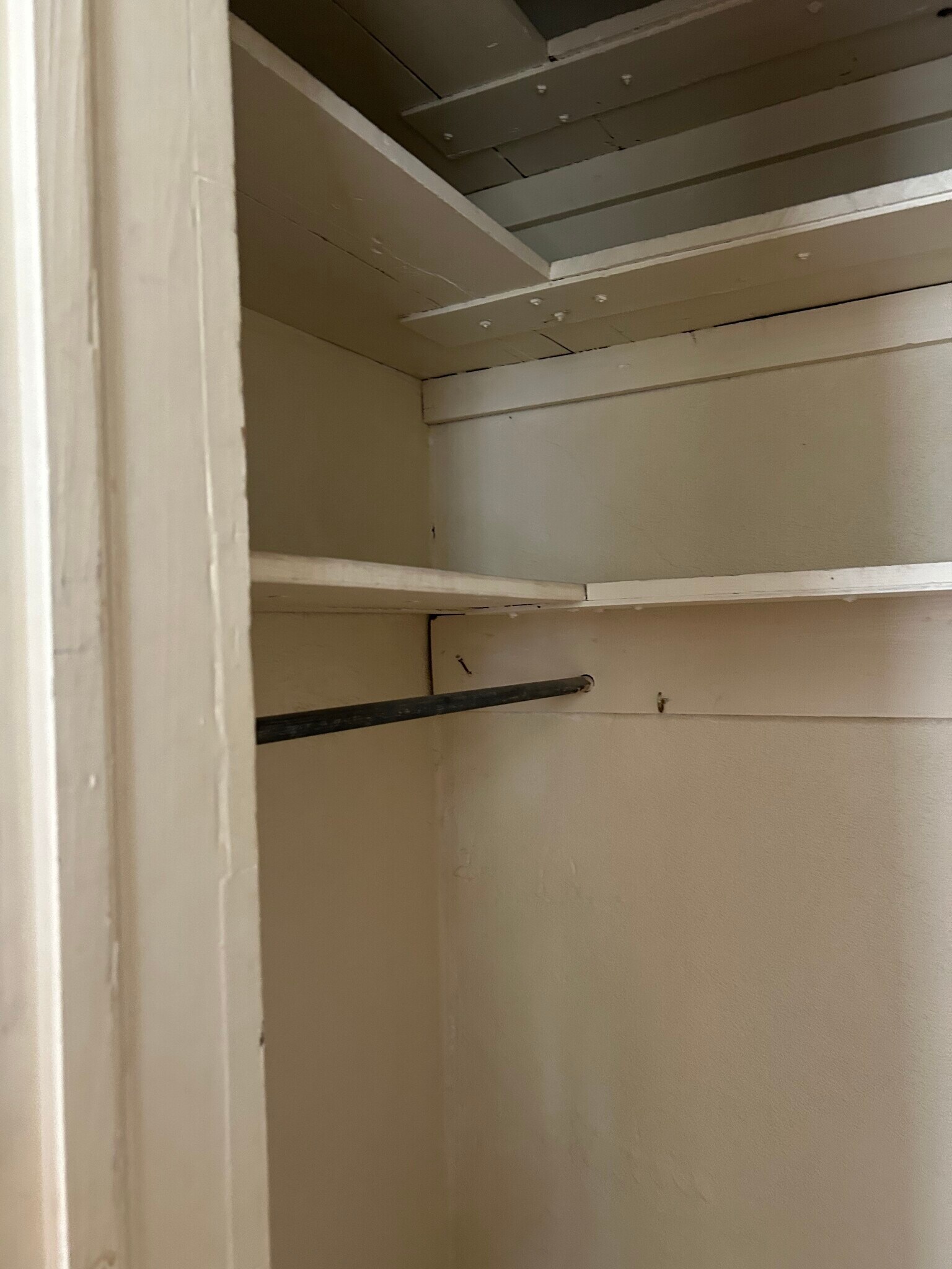 Closet bedroom 1 - 609 Jefferson Ave