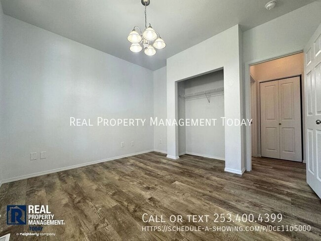 Building Photo - 4788 Okanogan Dr SE