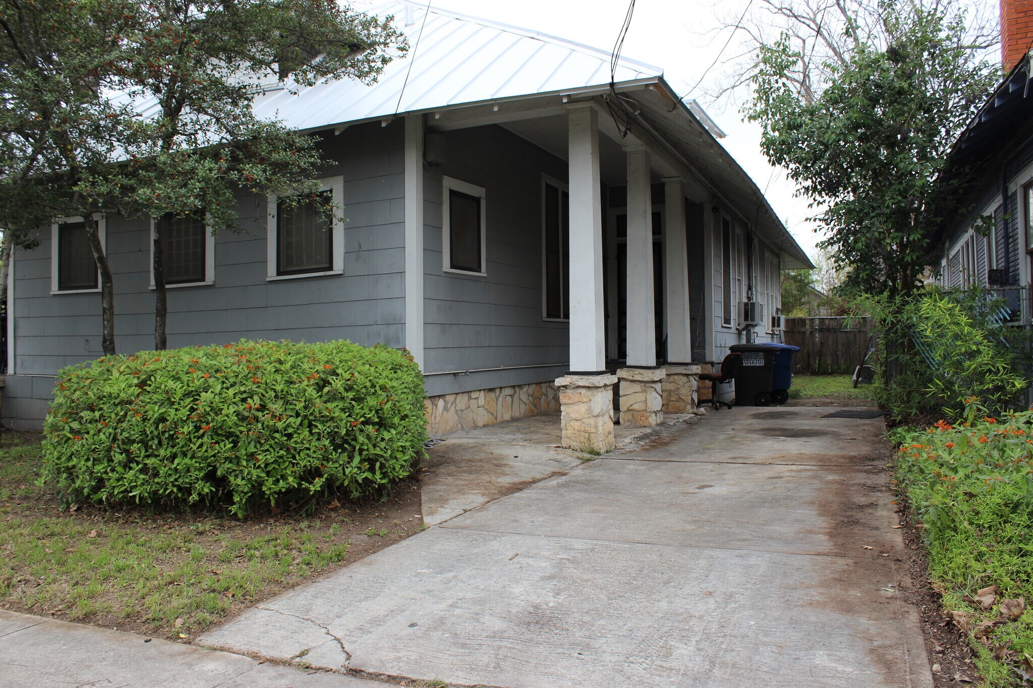 Building Photo - 716 E Guenther St