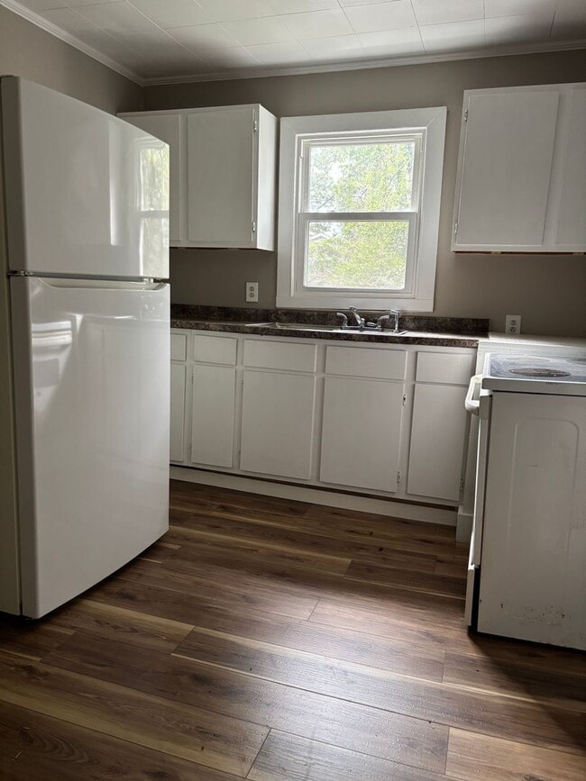 Building Photo - One Bedroom Duplex in Red Bank TN; Water & Sewer Included in Rent Price