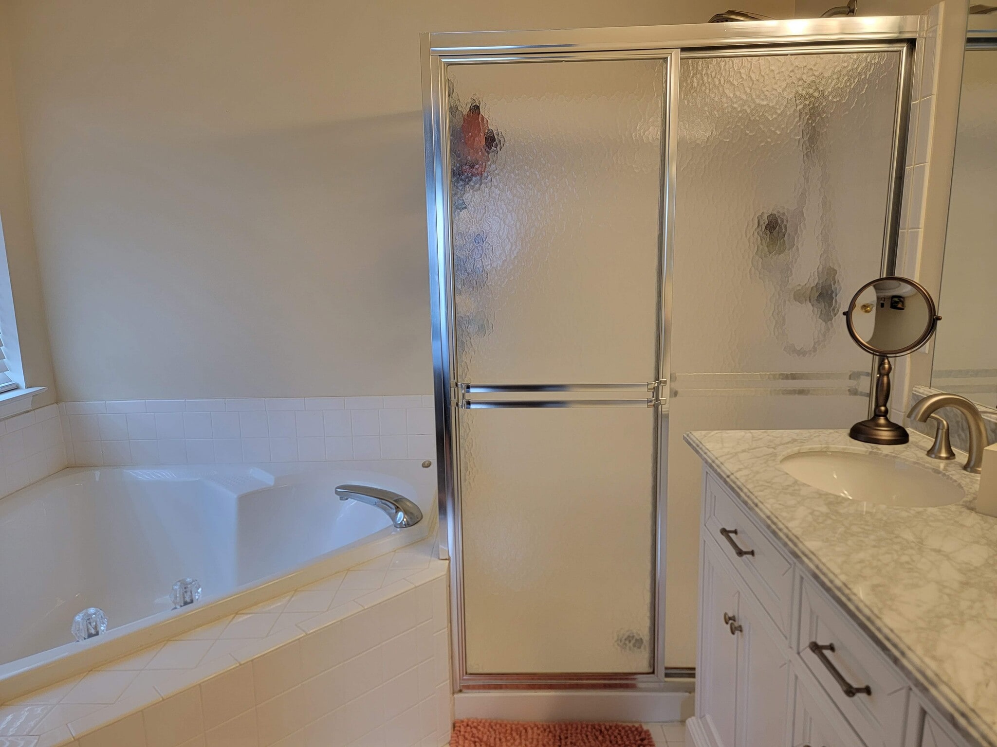Master bathroom - 4614 Buckhorn Rdg