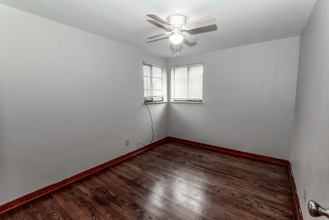Building Photo - 2533 Sylvania Dr