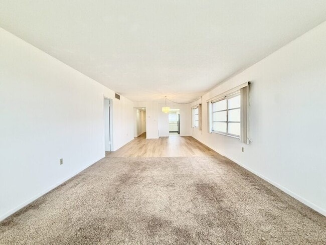 Building Photo - 8950 Park Blvd