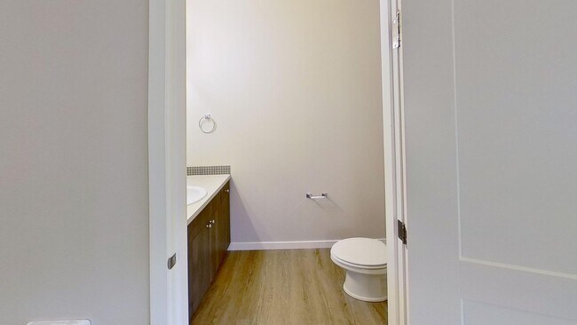 Building Photo - 4941 Greenwood Dr SW