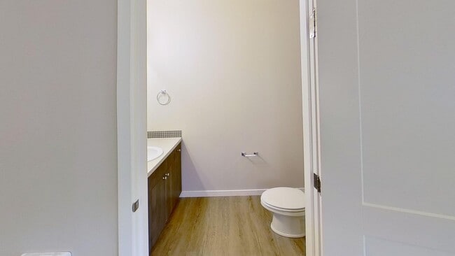 Building Photo - Beautiful 3-Bedroom Townhome w/ 2-Car Gara...