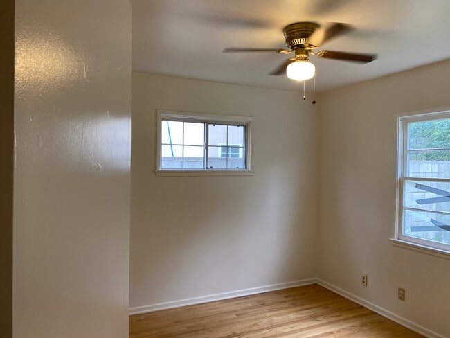Bedroom - 4531 Mammoth Ave
