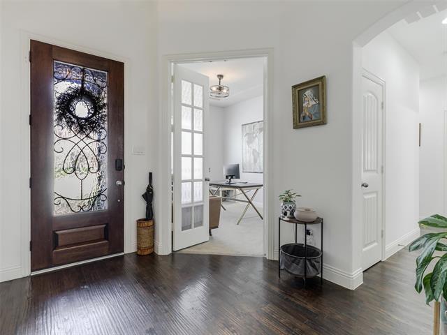 Building Photo - 708 Sandbox Dr