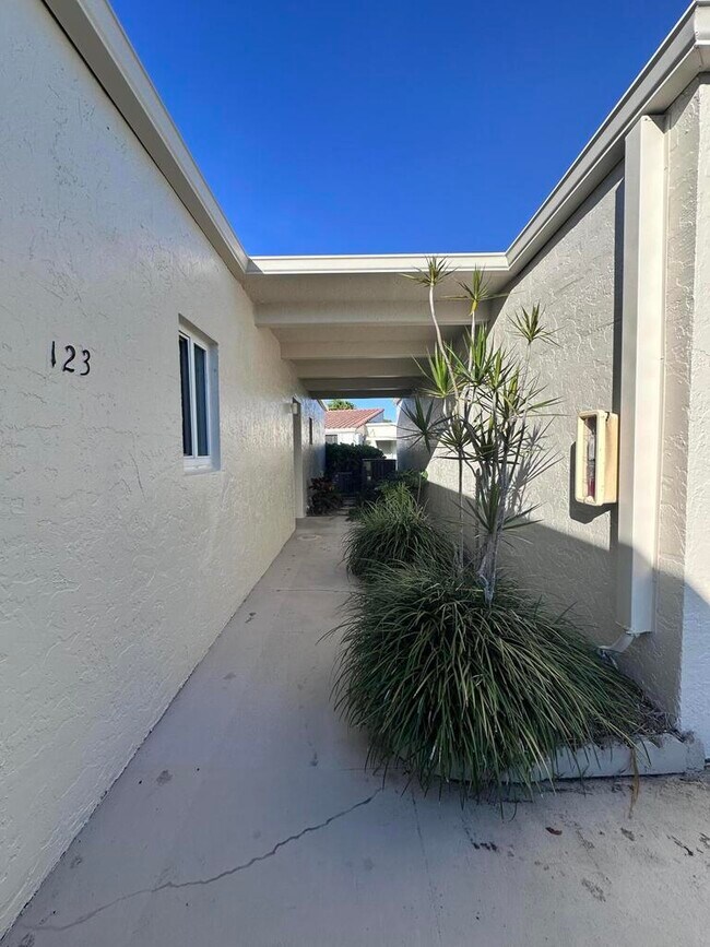 Building Photo - 2671 Boundbrook Blvd