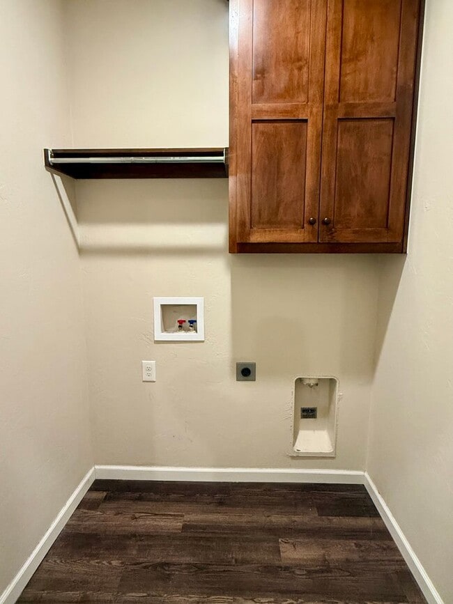 Building Photo - Beautiful 2 Bed 2 Bath! $500 Off First Ful...