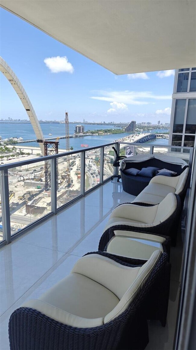 Building Photo - 1100 Biscayne Blvd