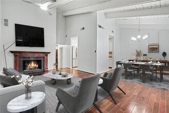 Building Photo - 3813 Paces Ferry W