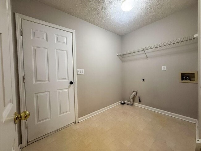 Building Photo - 5555 Grove Place Crossing SW