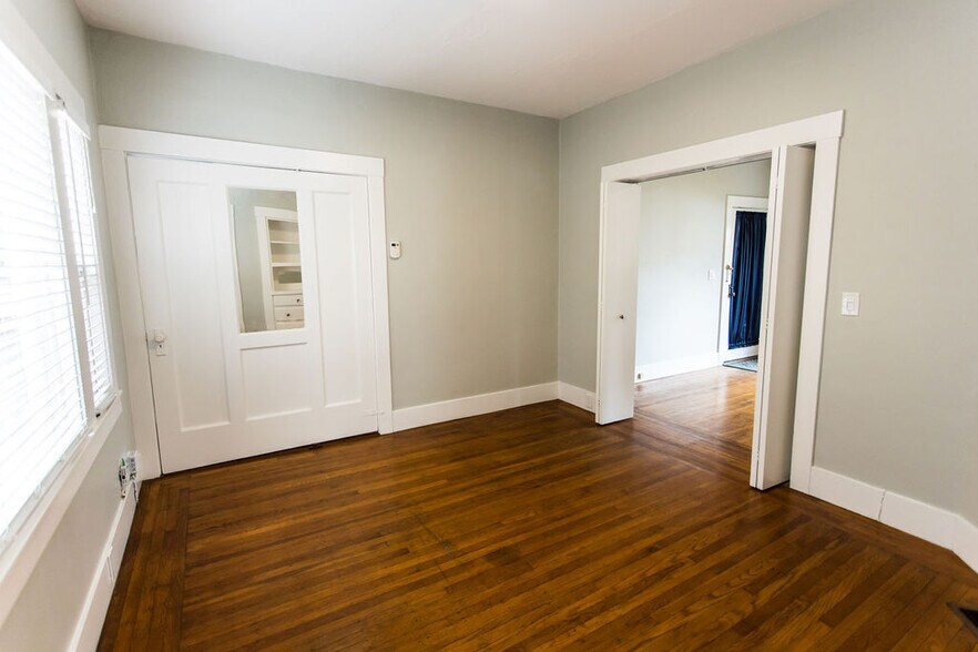 Building Photo - 2329 Parker St