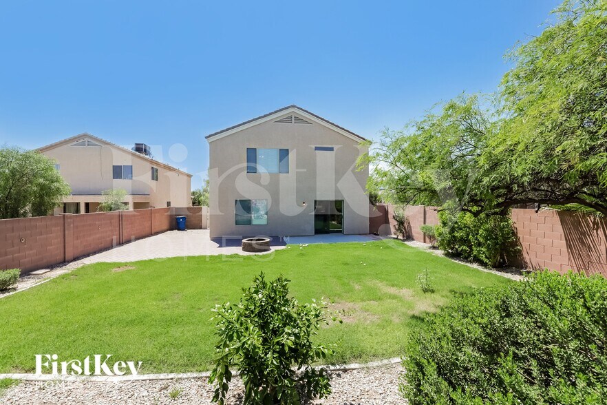 Building Photo - 5570 E Flowing Spring