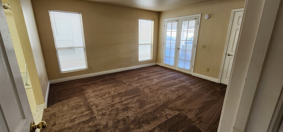 Building Photo - 1212 Bass Dr