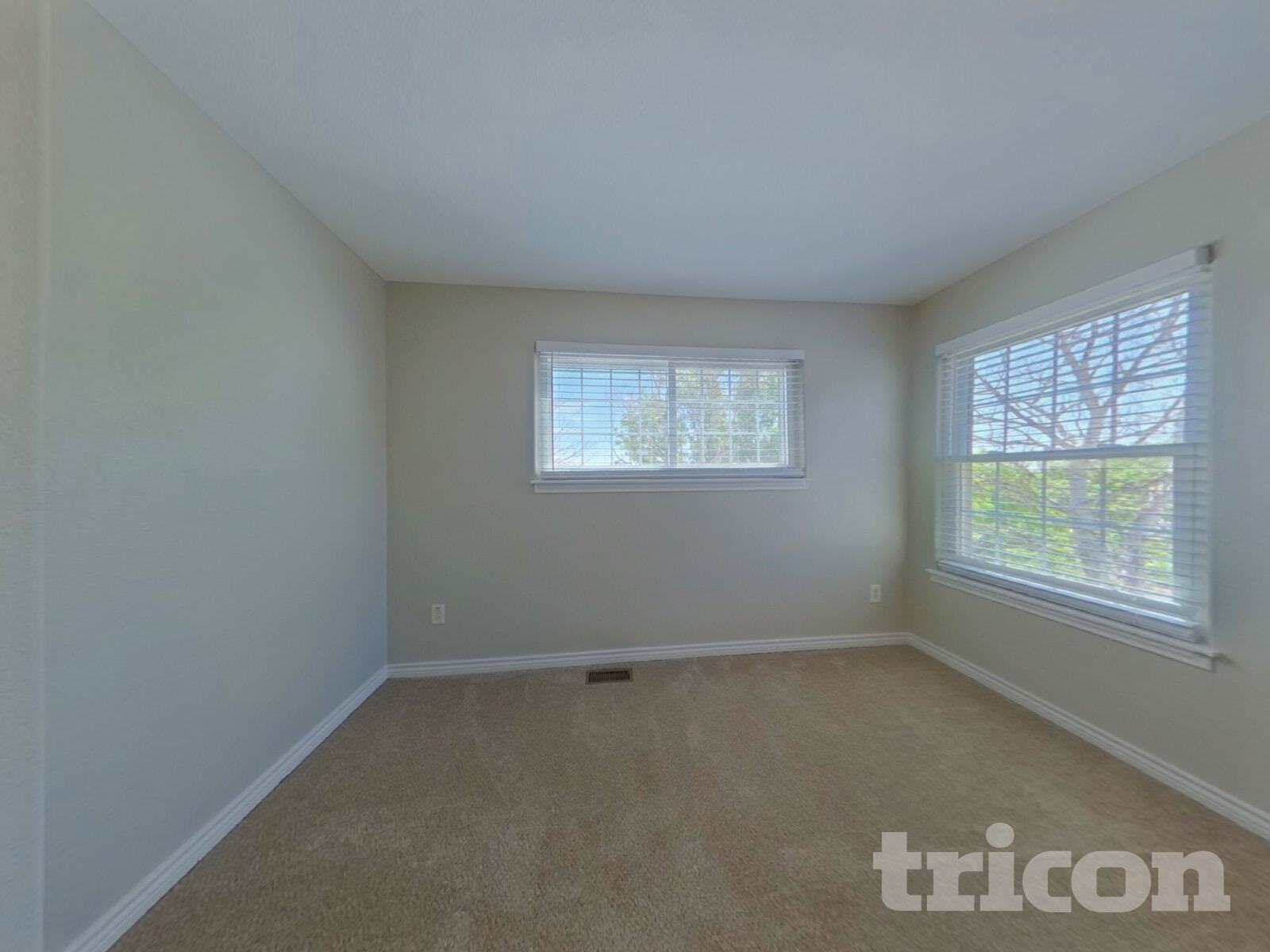Building Photo - 385 Longspur Dr