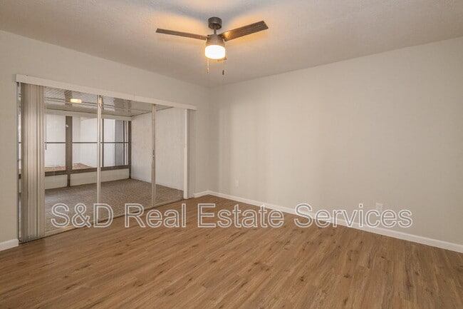 Building Photo - 304 La Serena St