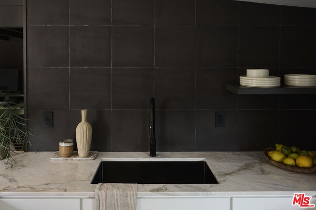 Building Photo - 5918 Monte Vista St