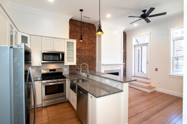 Building Photo - 440 Central Ave