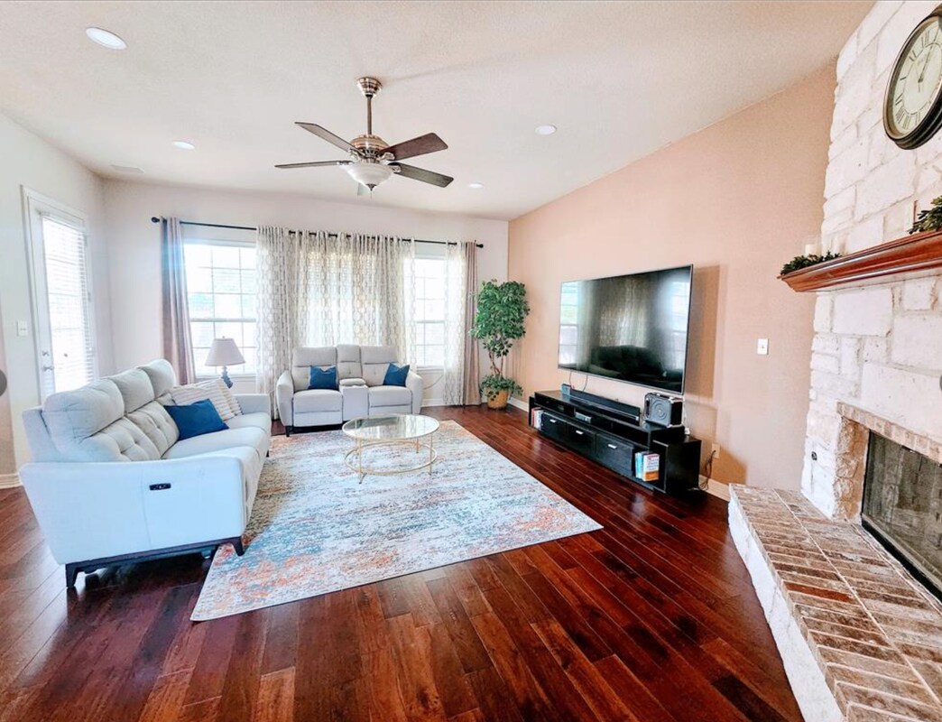 Building Photo - 2652 Salorn Way