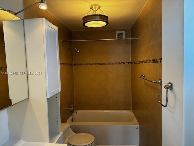 Building Photo - 9100 W Bay Harbor Dr