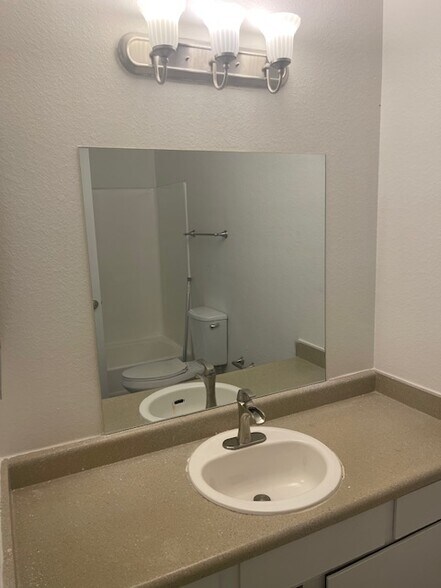 Building Photo - 318 Champlin Ave