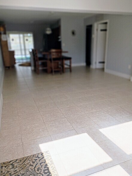 Building Photo - 416 Tudor Dr