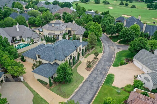 Building Photo - 5701 Mistletoe Ct