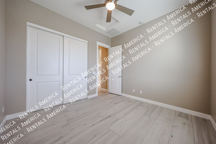 Building Photo - 31121 N 136th Wy