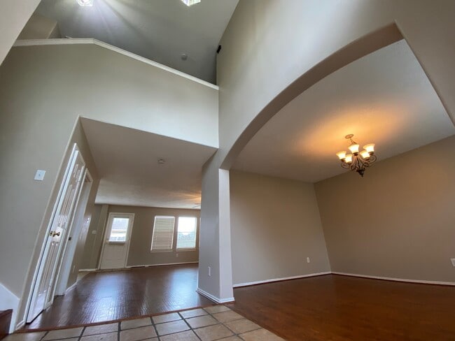 Building Photo - 5109 Big Spring Dr