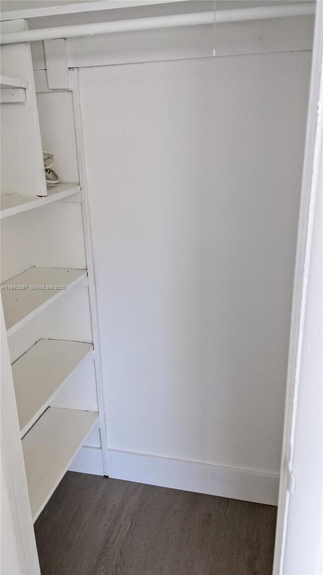 Building Photo - 811 81st St