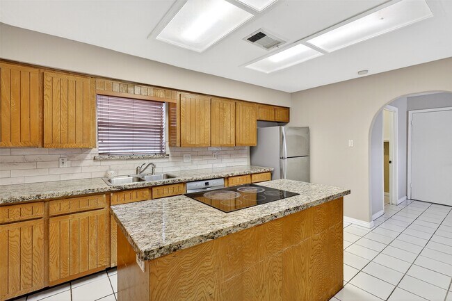 Building Photo - 6030 Gallant Forest Dr