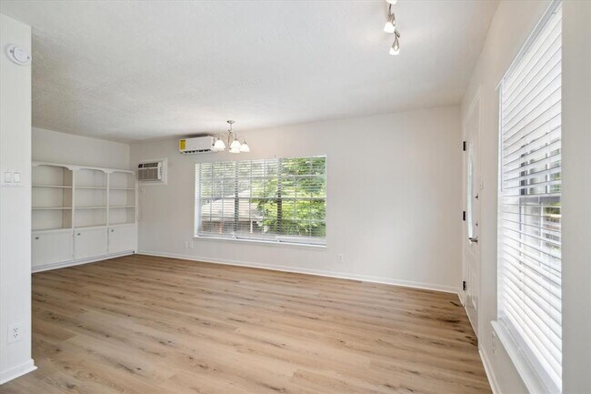 Building Photo - 25402 Lynbriar Ln