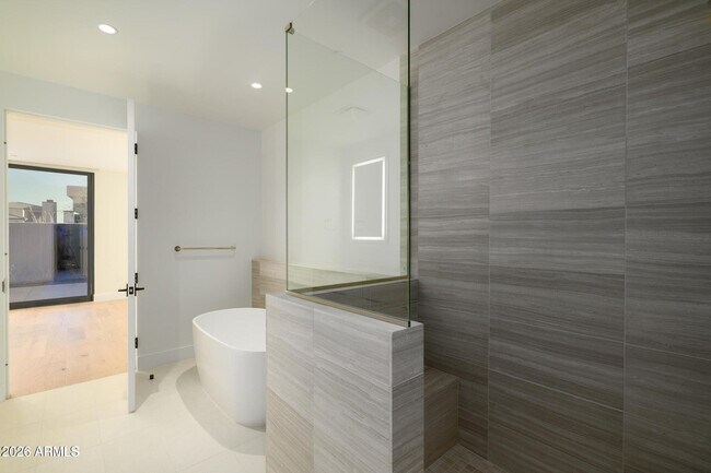 Building Photo - 4849 N Camelback Rdg Dr