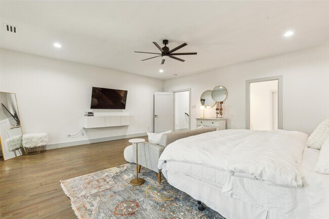 Building Photo - 10630 Greengarden Rd