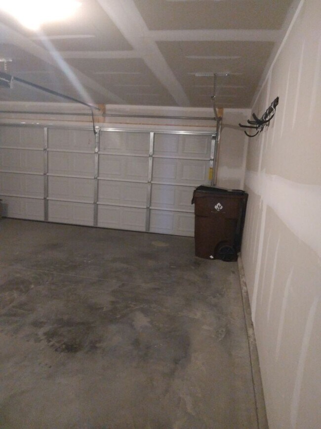 Building Photo - Single Family Home in Talbott, TN