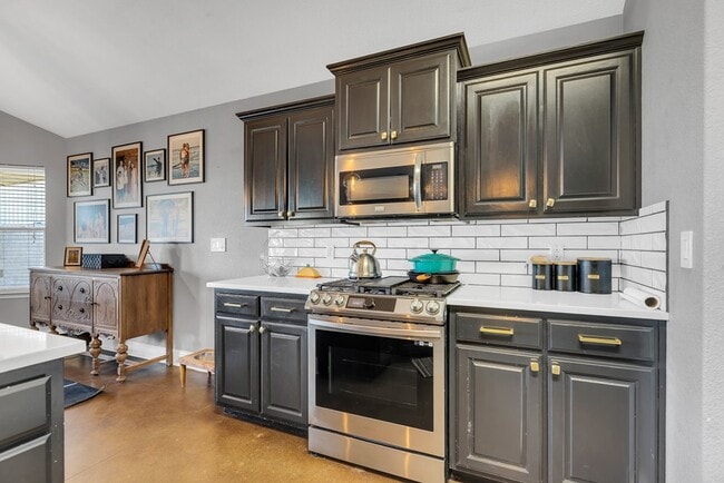 Building Photo - 51 Laurel Valley Dr