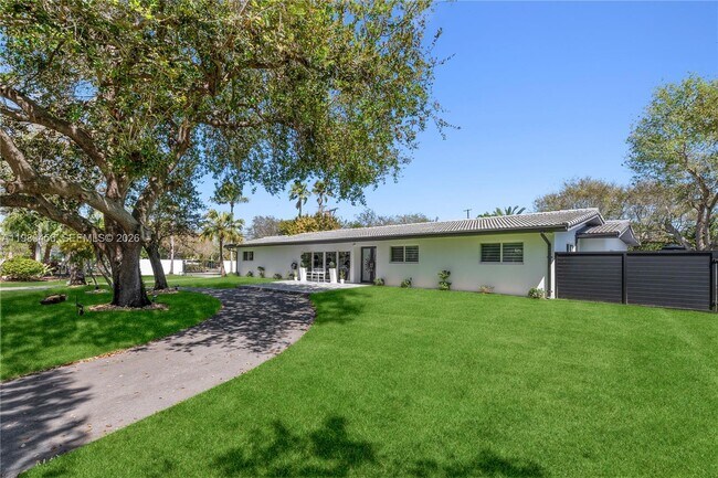 Building Photo - 12401 SW 72nd Ave