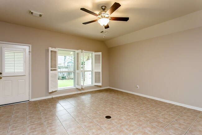 Building Photo - 11 Fair Light Ct