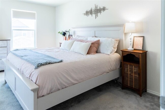 Building Photo - 9006 Golden Leaf Dr