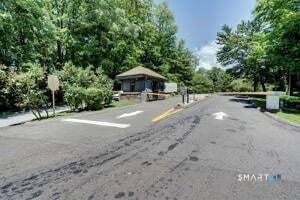 Building Photo - 355 Ledge Dr