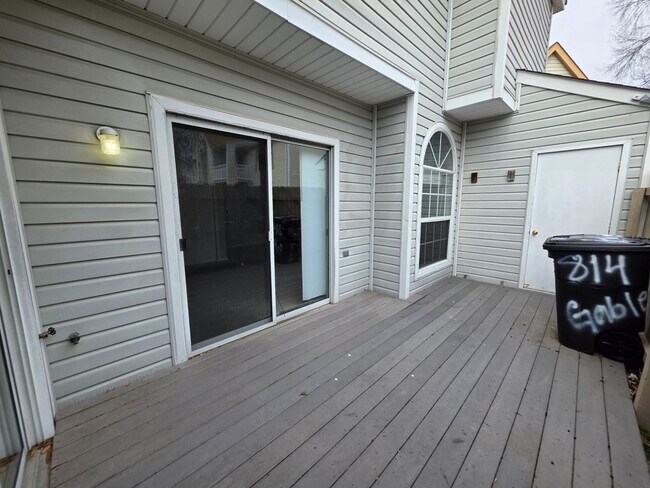 Building Photo - 814 Gable Way