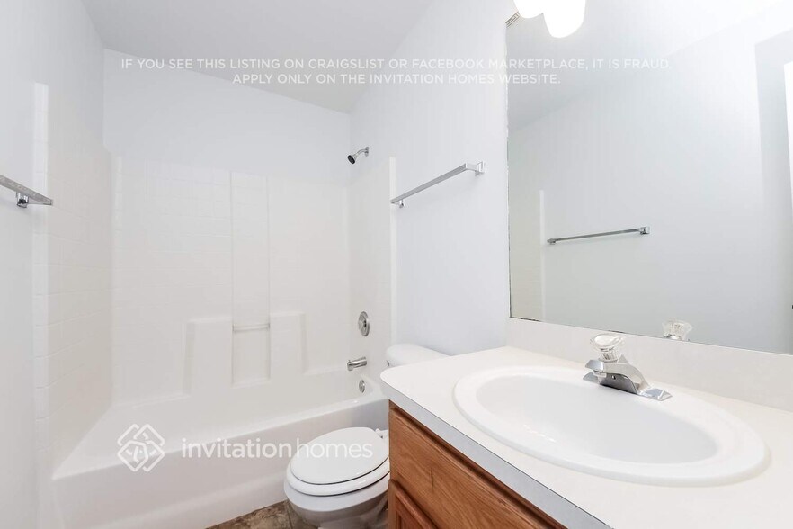 Building Photo - 1712 Laramie Cir
