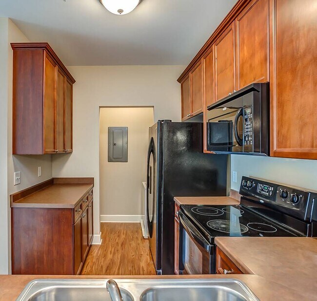 Primary Photo - 8401 Callabee Way