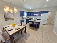 Building Photo - 7509 Lazy Creek Dr