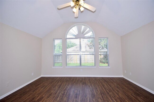Building Photo - 2231 Oak Sand Dr