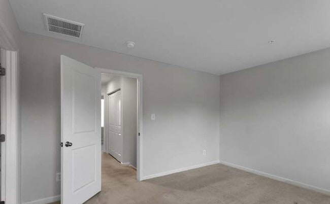 Building Photo - 28 Azalea Cir